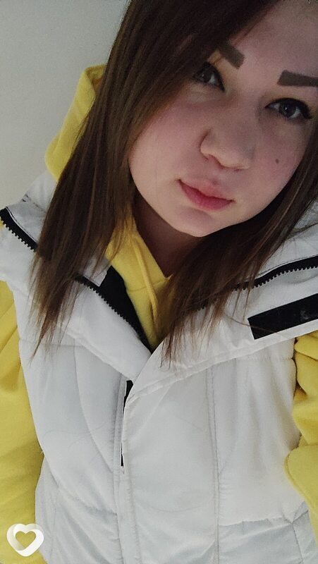 Оля