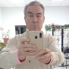 Артём