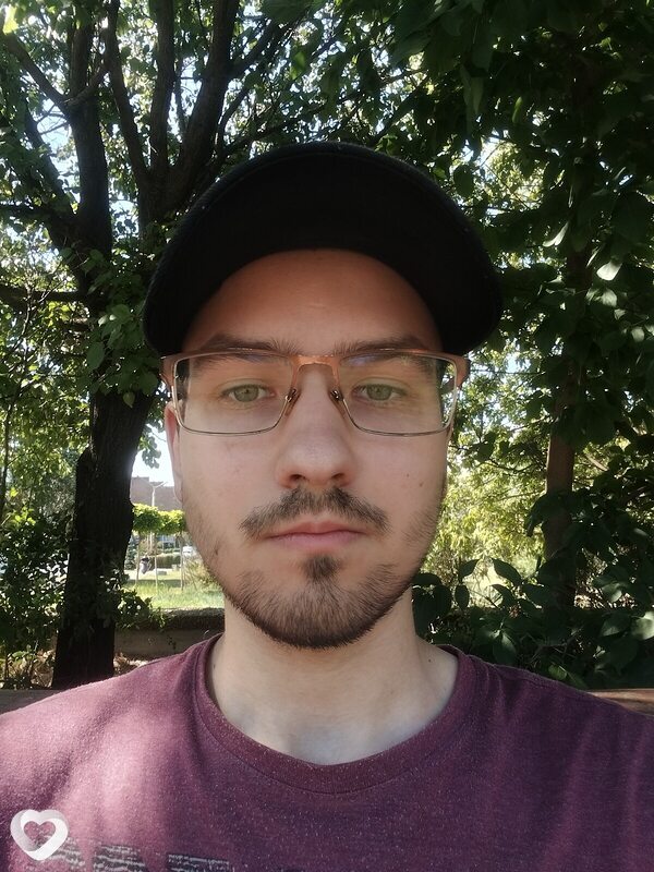 Артём