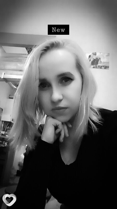Оля