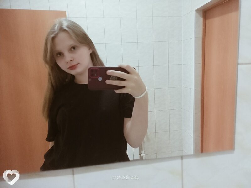 Аня