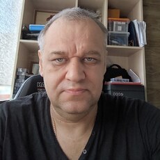 Артём