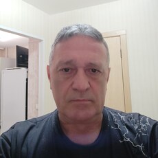 Артём