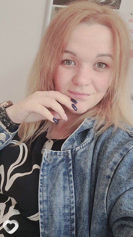 Оля