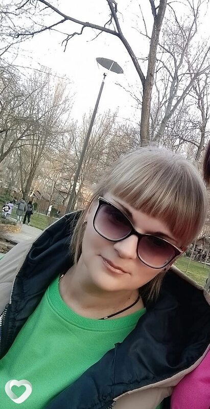 Оля