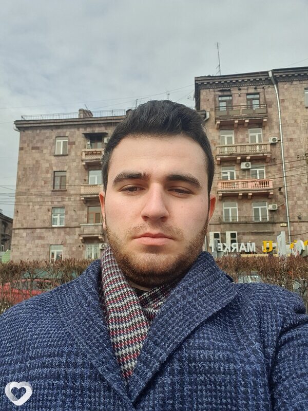 Артём