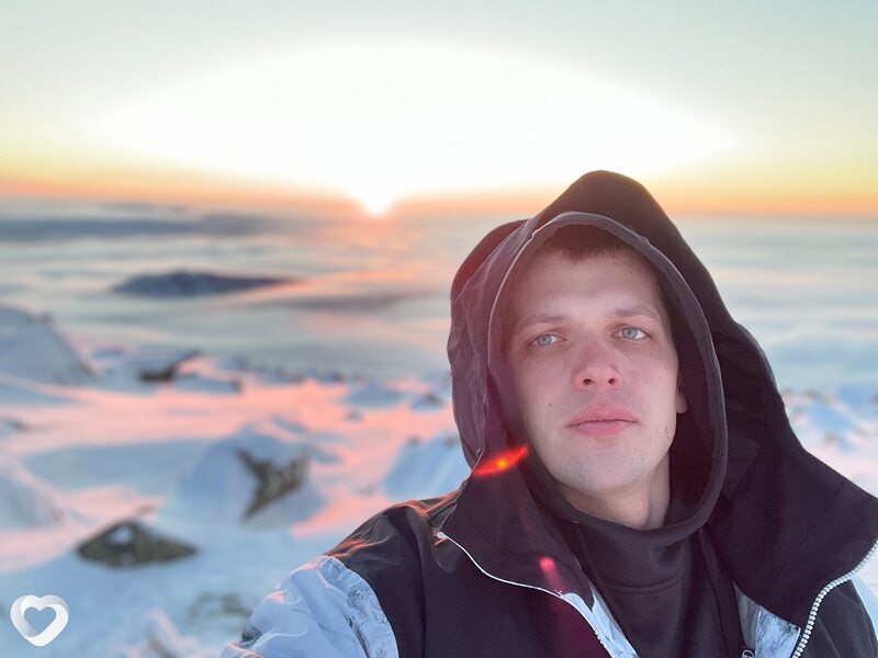 Артём